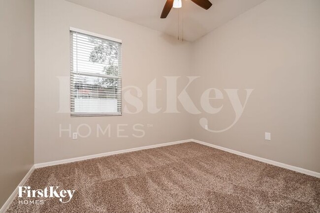 Building Photo - 4527 Gentrice Dr