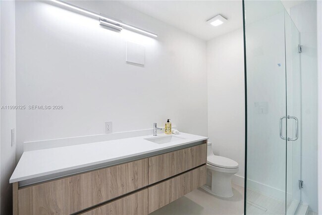 Building Photo - 19101 NE 36th Pl