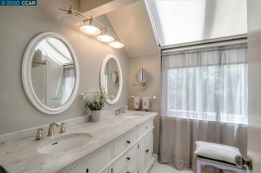 Building Photo - 34 Mozden Ln