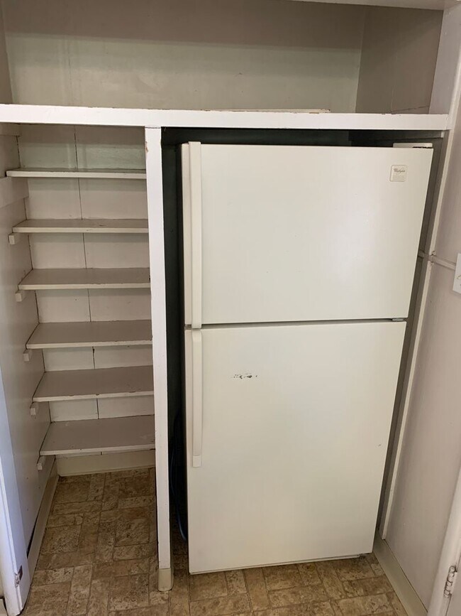 Building Photo - 3 Bedroom plus bonus room! Close to Enloe, CSUC and Downtown