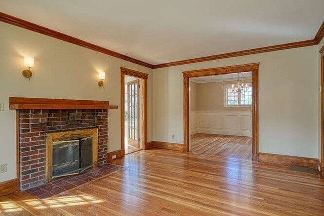 Building Photo - 71 Church St