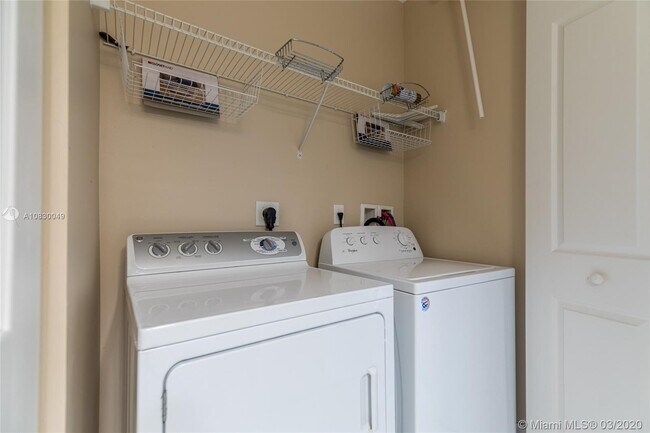 Building Photo - 3600 Oaks Clubhouse Dr