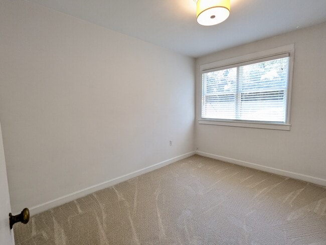 Building Photo - 54 Faris Cir