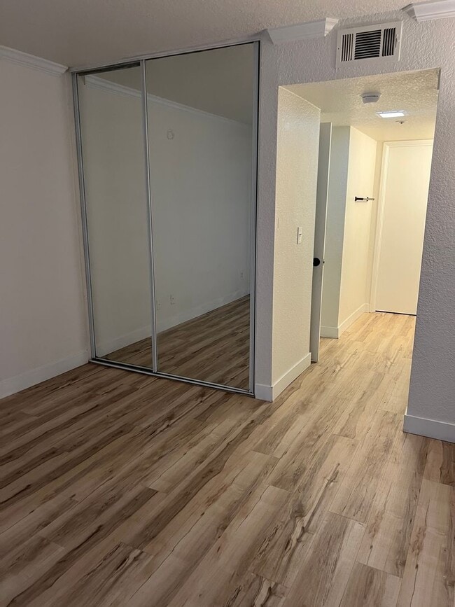 Building Photo - 1019 Dornajo Way