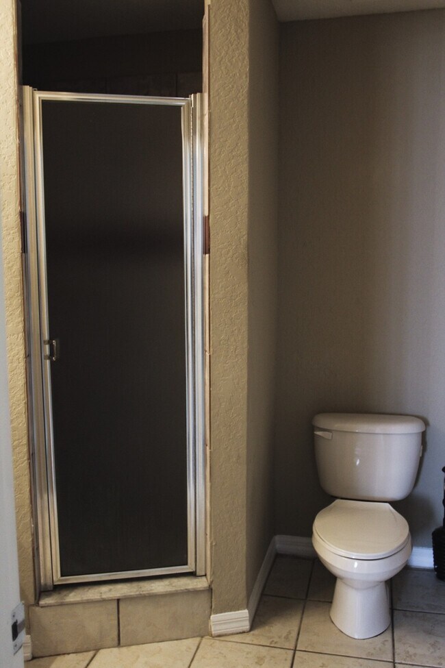 Building Photo - Large Sunridge Palms townhome across from USF!