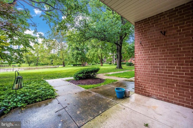 Building Photo - 10316 Rockville Pike