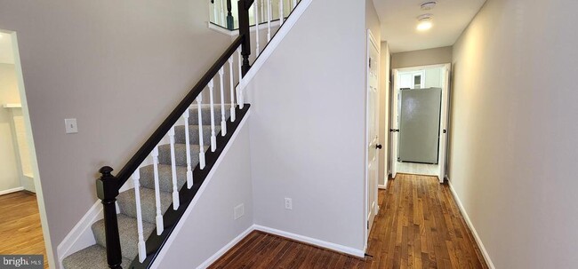 Building Photo - 3145 Elmmede Rd