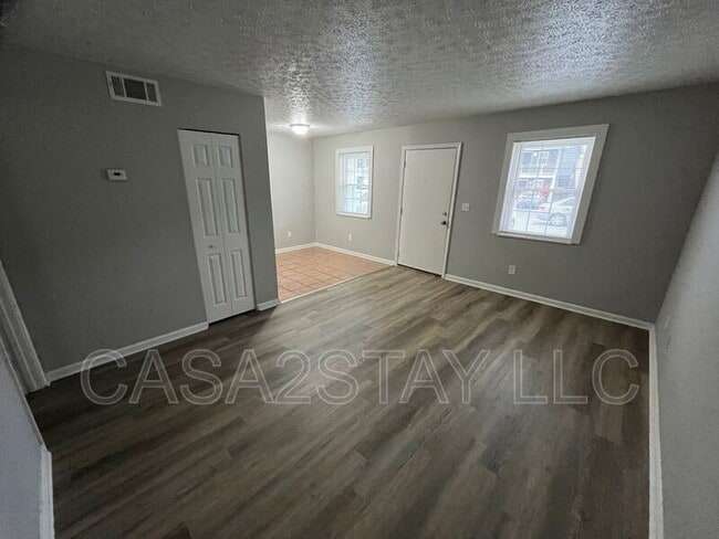 Primary Photo - 676 Knox Blvd