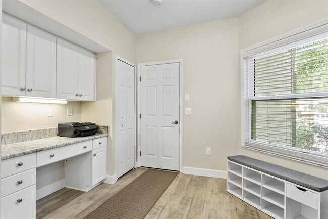 Building Photo - 1233 Clays Trail