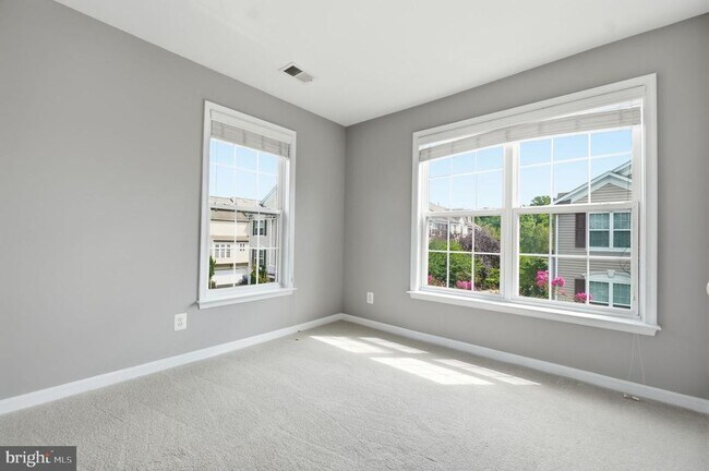 Building Photo - 13318 Summer Garden Walk