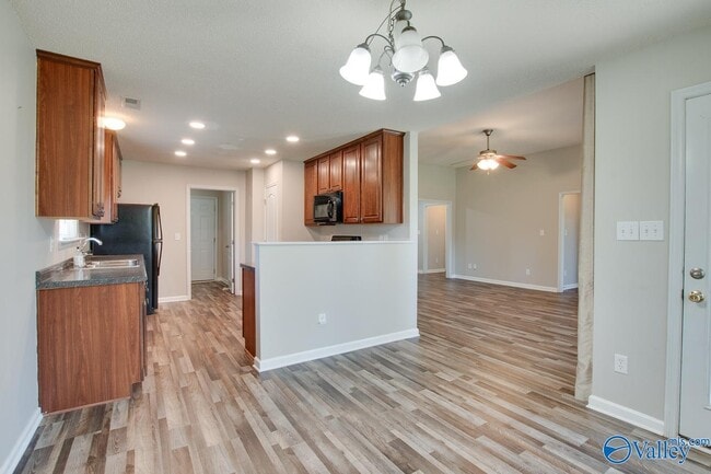 Building Photo - 4808 SE Canterwood Dr