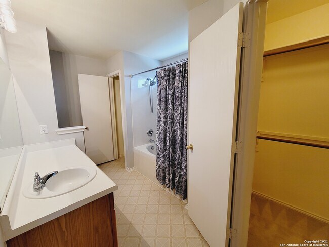 Building Photo - 8451 Chalk Hill Cove
