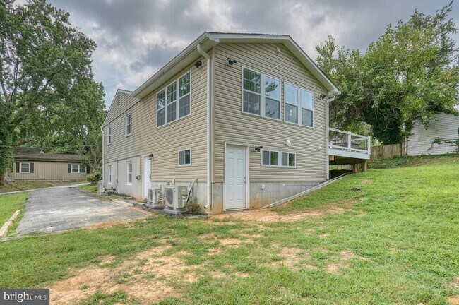 Building Photo - 5808 Meridale Rd