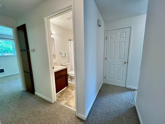 Building Photo - (#738) Duplex Near Squaxin Park - Water/Se...