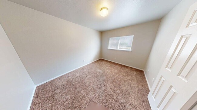 Building Photo - 601 Cattail Cir