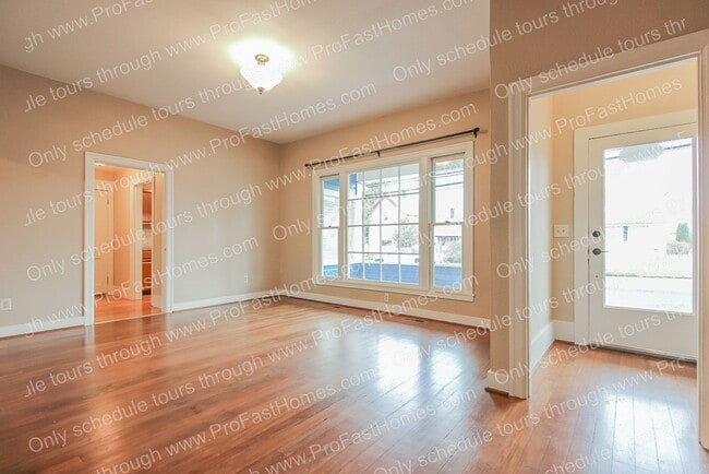 Building Photo - 520 6th St