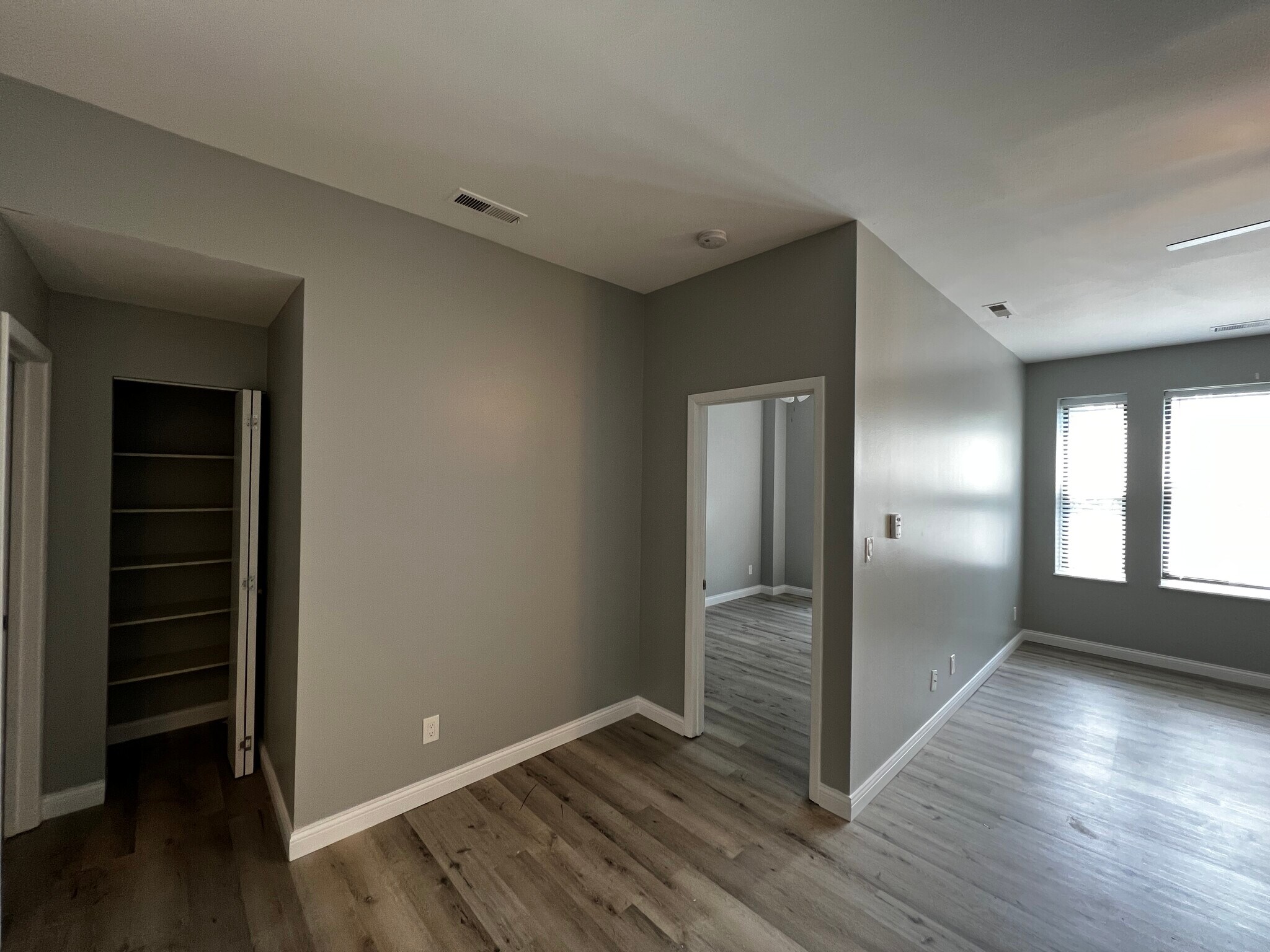 Building Photo - 629 Clara Ave