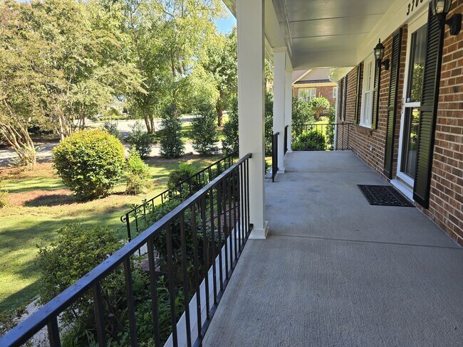 Building Photo - 3703 Hickory Hill Dr
