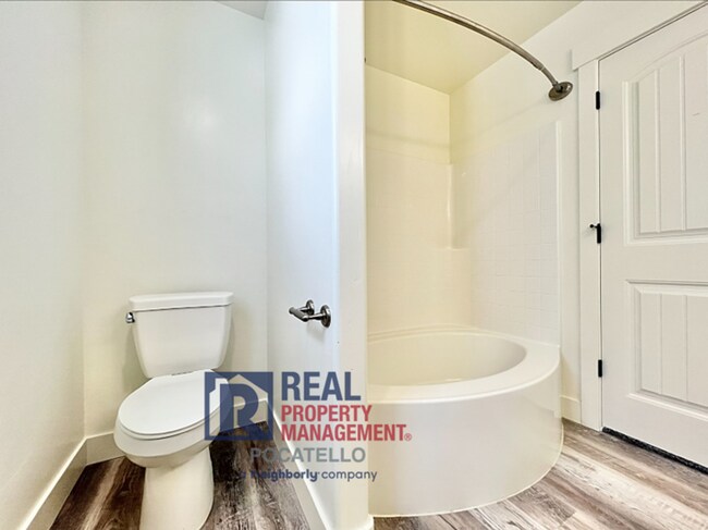 Building Photo - "AMAZING NEW HOME FOR RENT" 3 Bed 2 Bath - 2 Car Garage