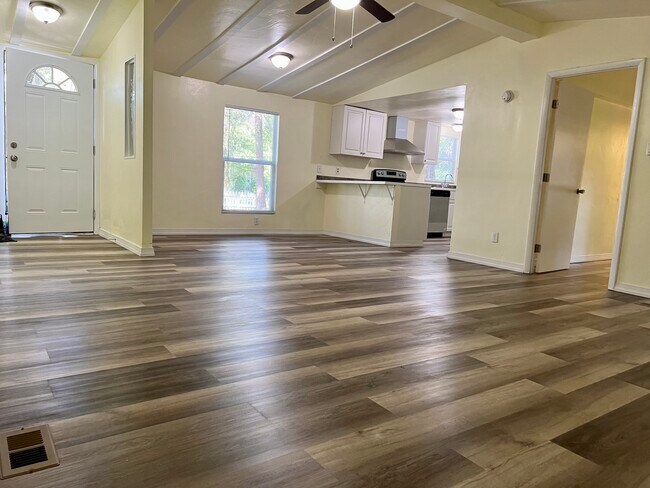 Building Photo - 4741 Rustic Ct E