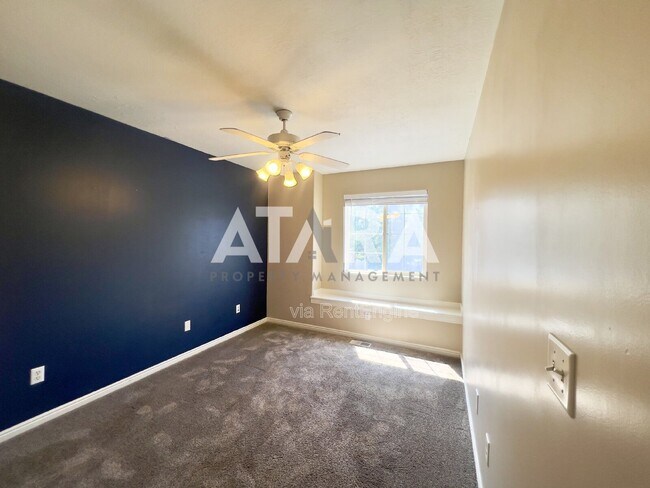 Building Photo - 11837 Sunrise View Dr
