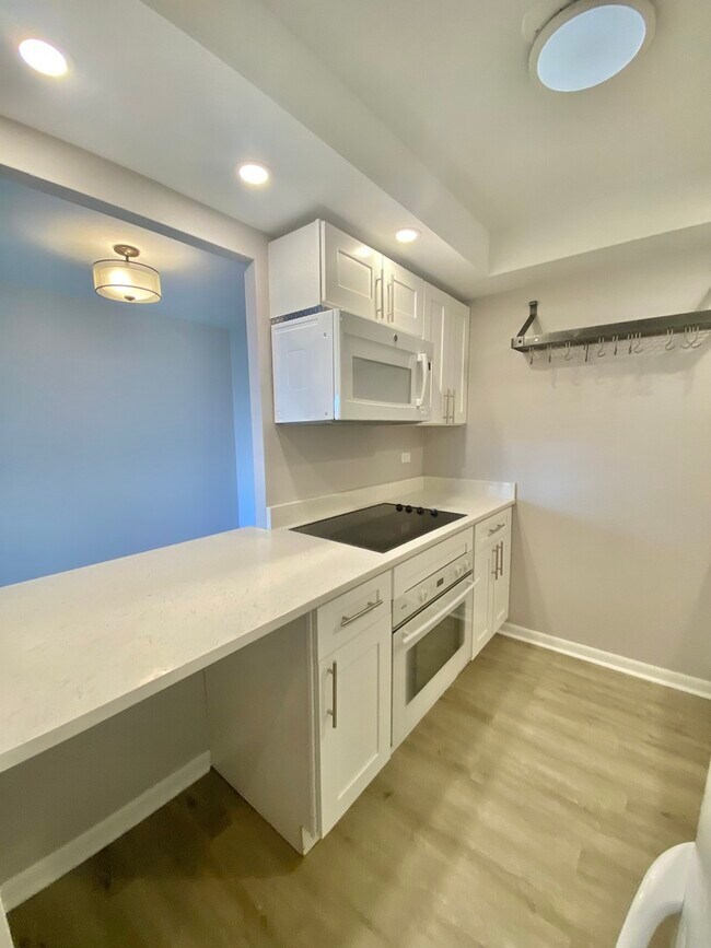 Building Photo - 155 N Harbor Dr