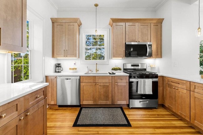 Building Photo - 508 Charles St