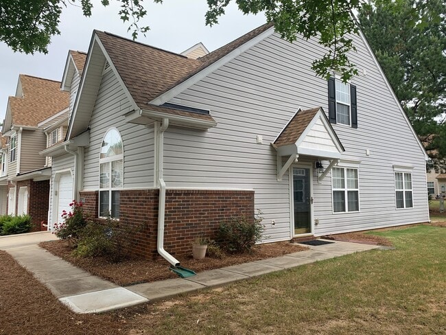 Building Photo - End Unit Townhome located in the Covington...