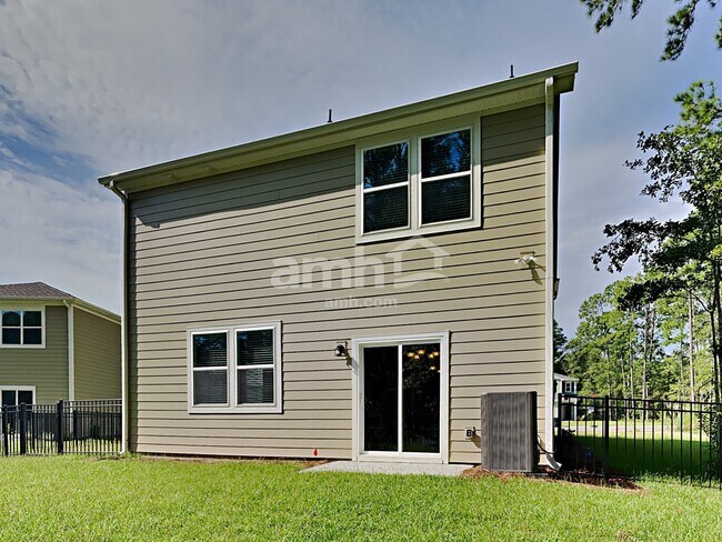 Building Photo - 302 West St