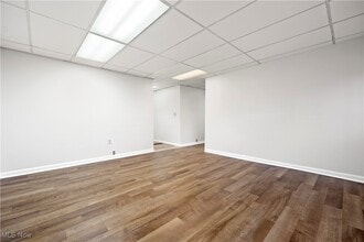 Building Photo - 1063 W 21st St