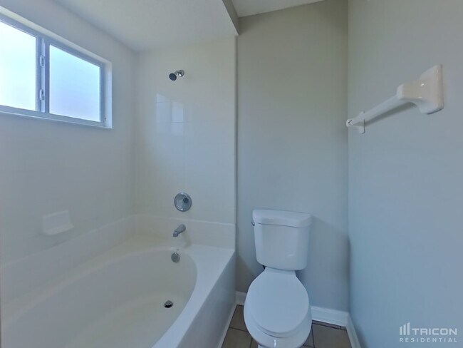 Building Photo - 1226 Summer Springs Drive