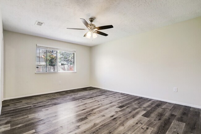Building Photo - 6906 Soledad Dr