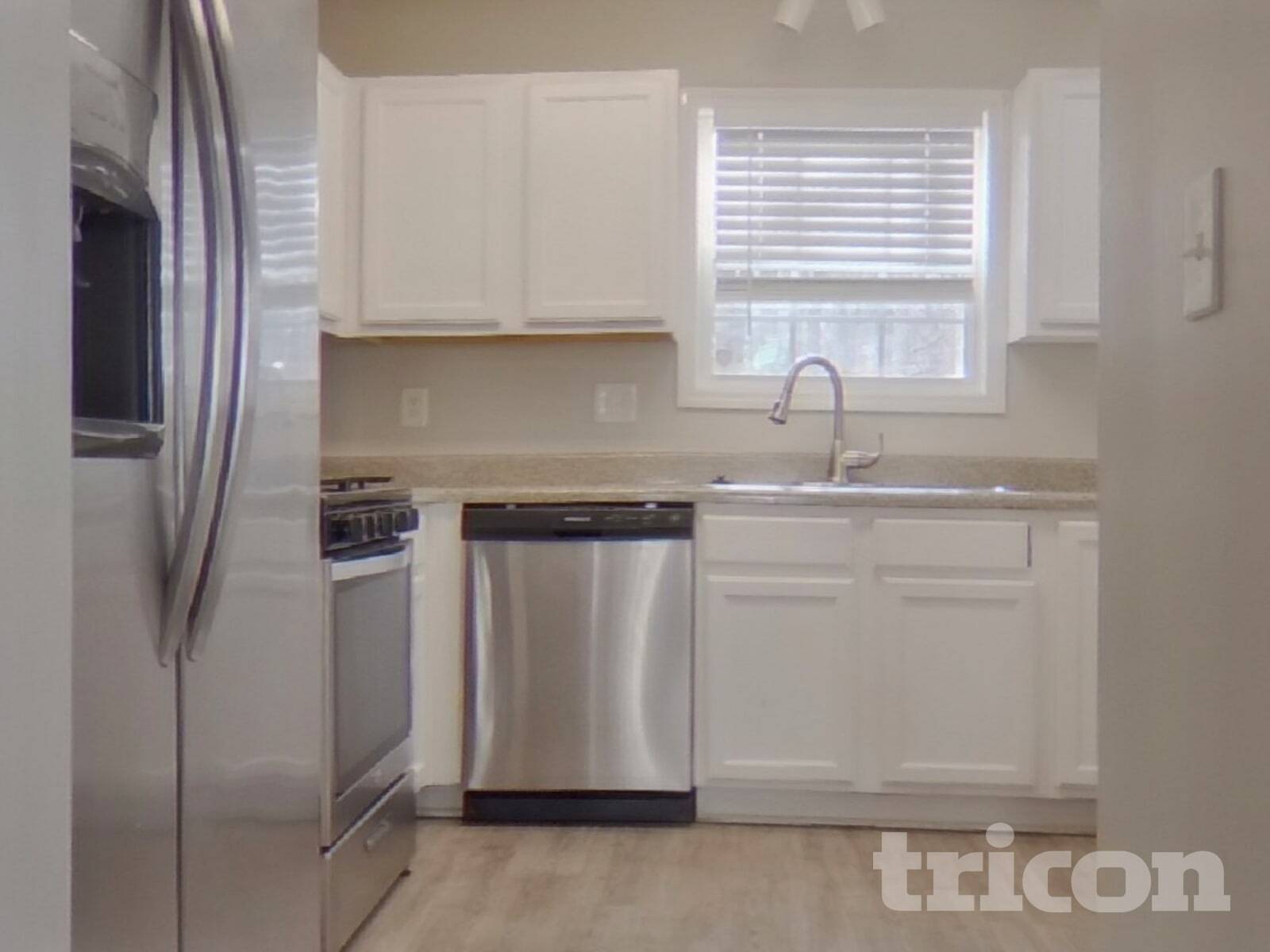 Building Photo - 341 Rosemont Ct