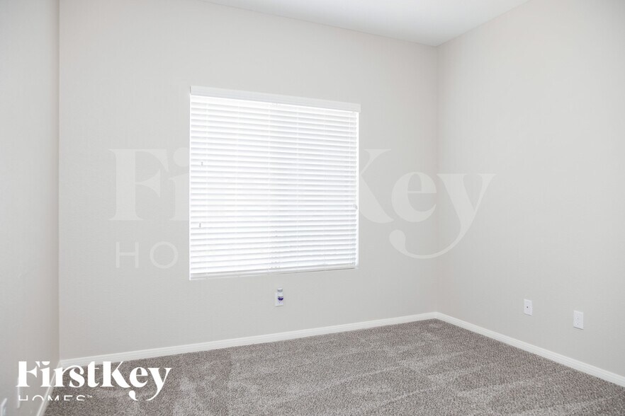 Building Photo - 7987 Sky Birch Ct