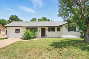 Building Photo - 2349 Marsalis Dr