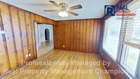 Building Photo - Charming 3 BD/2 BA Home Just 2 Miles from Camp Lejeune Main Gate