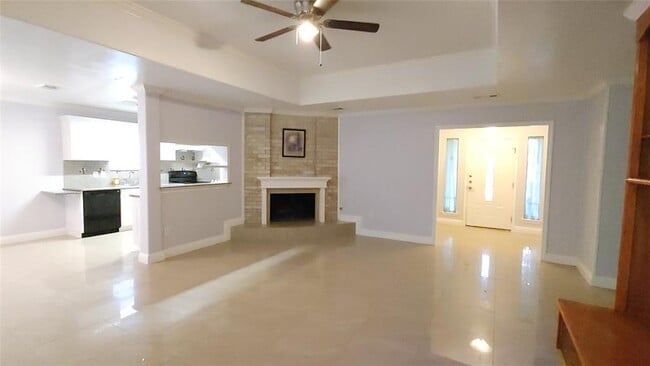 Building Photo - 10406 Huntington Dale Dr