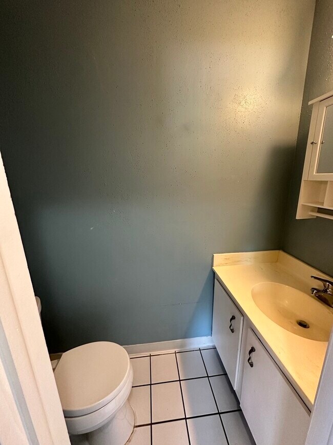 Building Photo - 710 Whitesail Dr