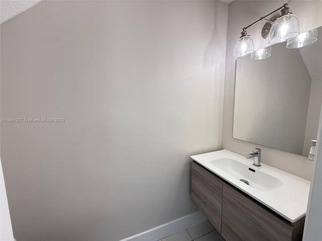 Building Photo - 16736 Hemingway Dr