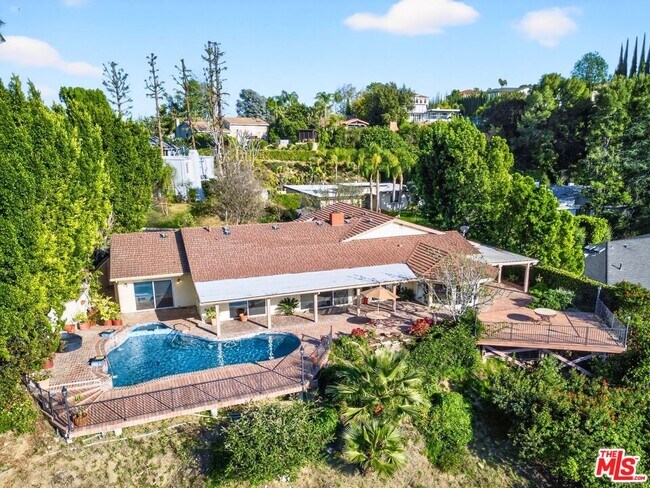 Building Photo - 3713 Dellvale Pl