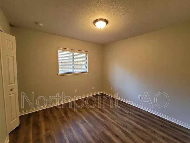 Building Photo - 3 BR/2BA | Renovated Single Family Home |Gated backyard!