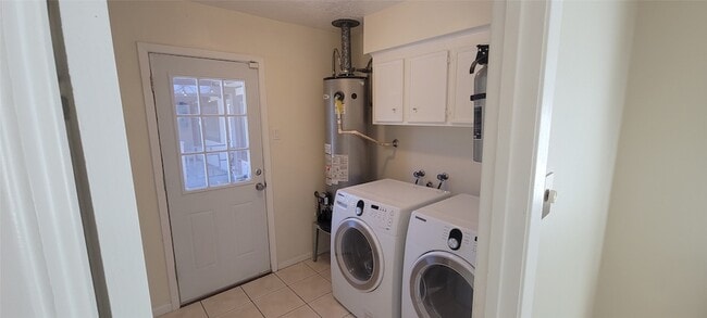 Building Photo - 11302 Meadow Lake Dr