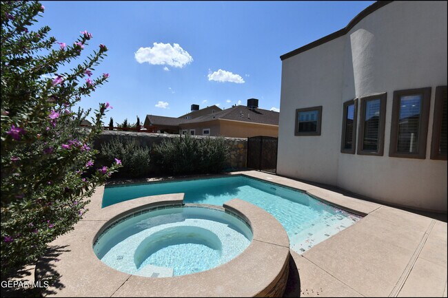 Building Photo - 3136 Red Maple