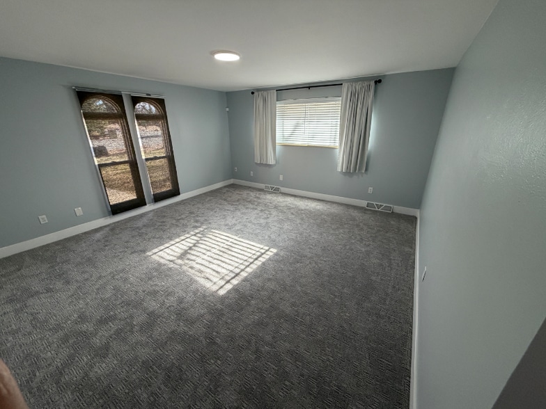 Building Photo - 9461 Vance Ct