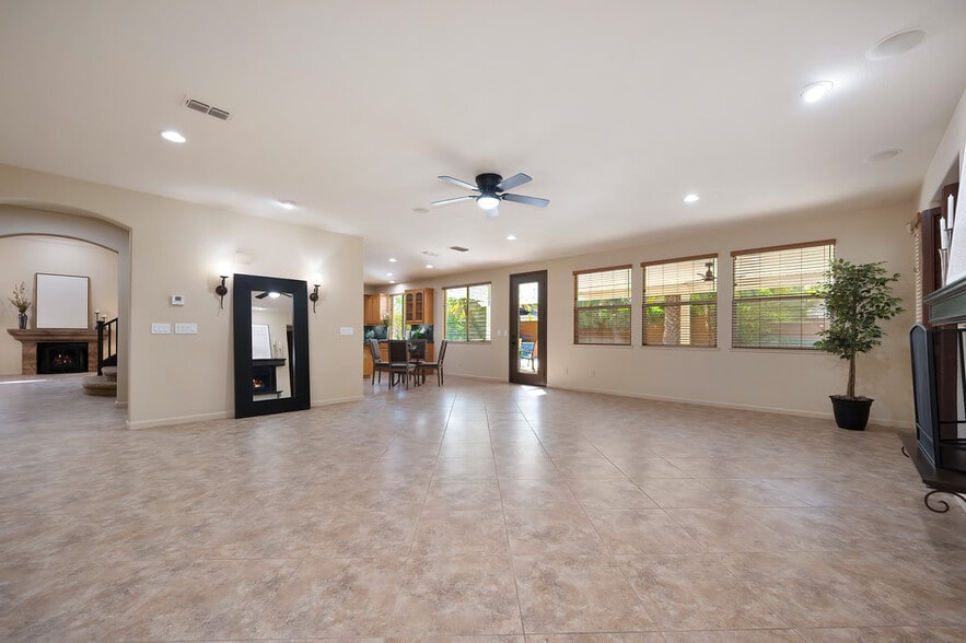 Building Photo - 8441 Briggs Dr