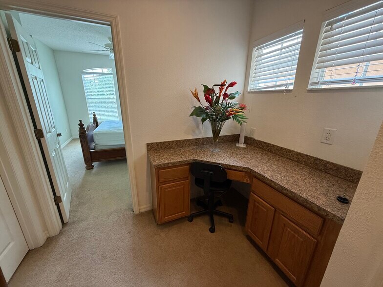 Building Photo - 8208 Villa Grande Ct