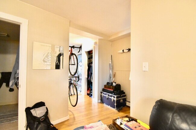 Building Photo - 17 Savin Hill Ave