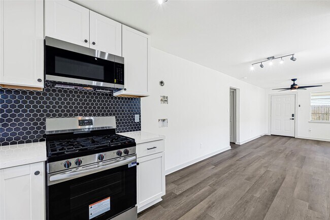 Building Photo - 8701 Bertwood St