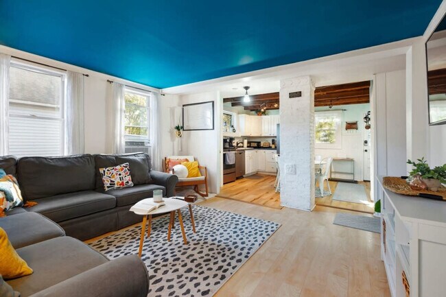 Primary Photo - 78 Morning St