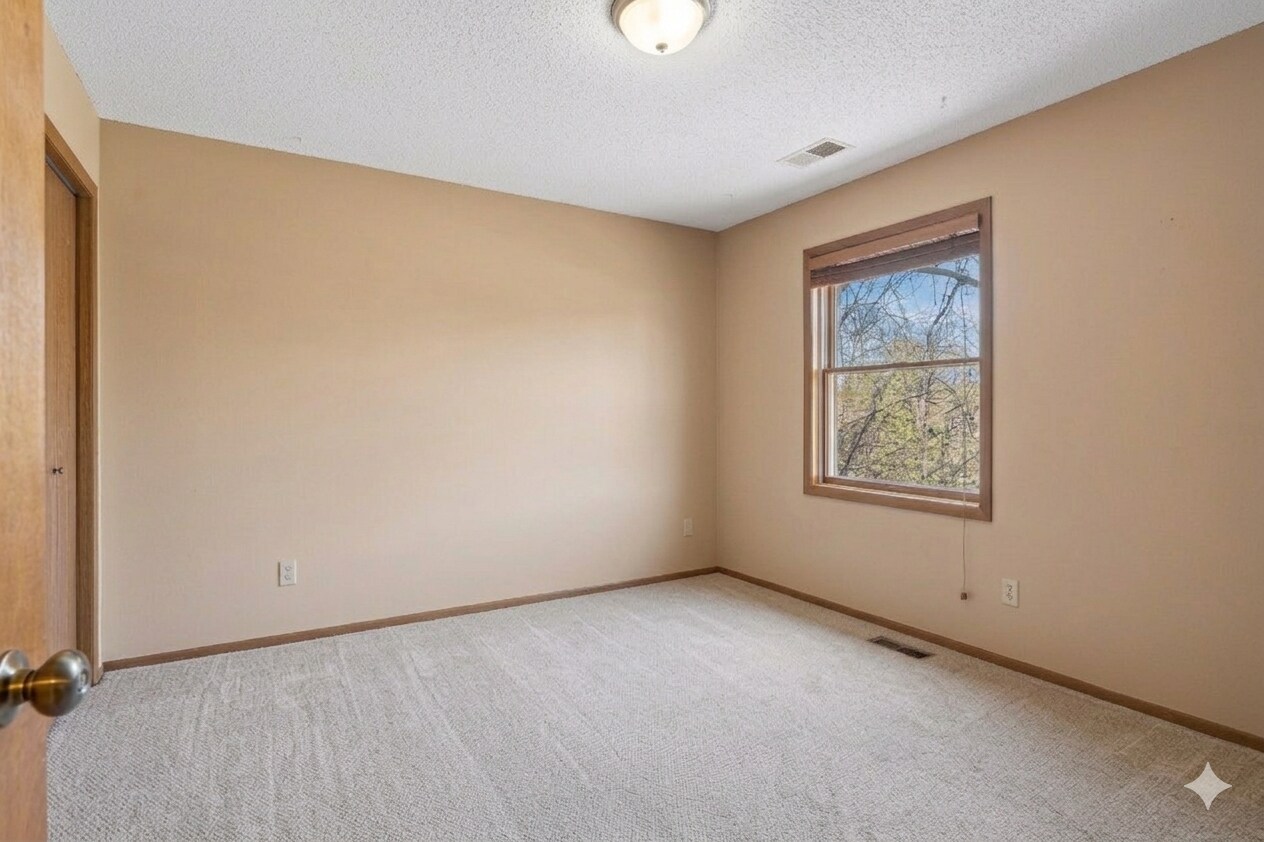 Building Photo - 3321 Berwood Ct W